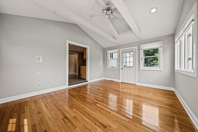 Building Photo - 28 Hillside Ave