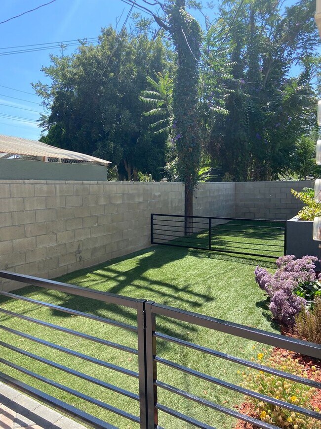 Building Photo - 11512 Emelita St