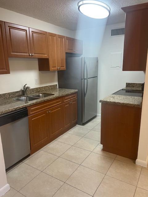 Building Photo - 639 Executive Center Dr