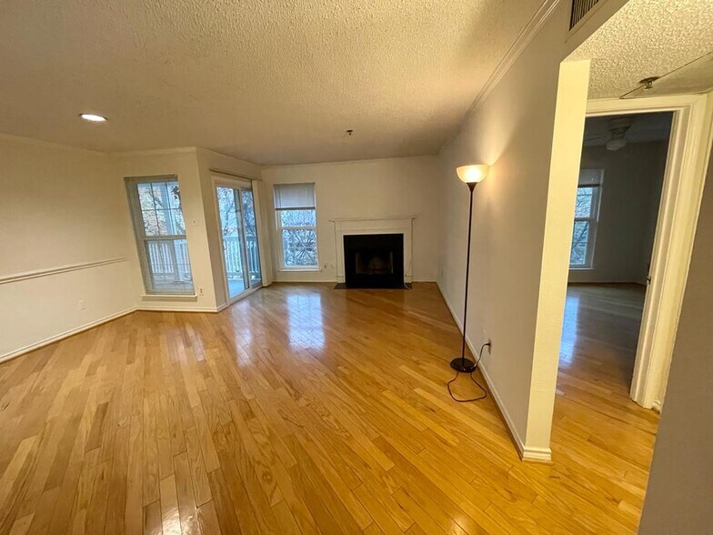 Building Photo - 1524 Lincoln Way