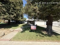 Building Photo - 2642 N Fairway St