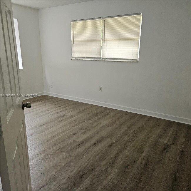 Building Photo - 27 SW 8th Ct