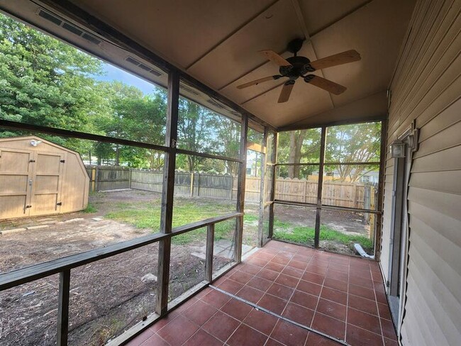 Building Photo - 125 Horse Run Dr