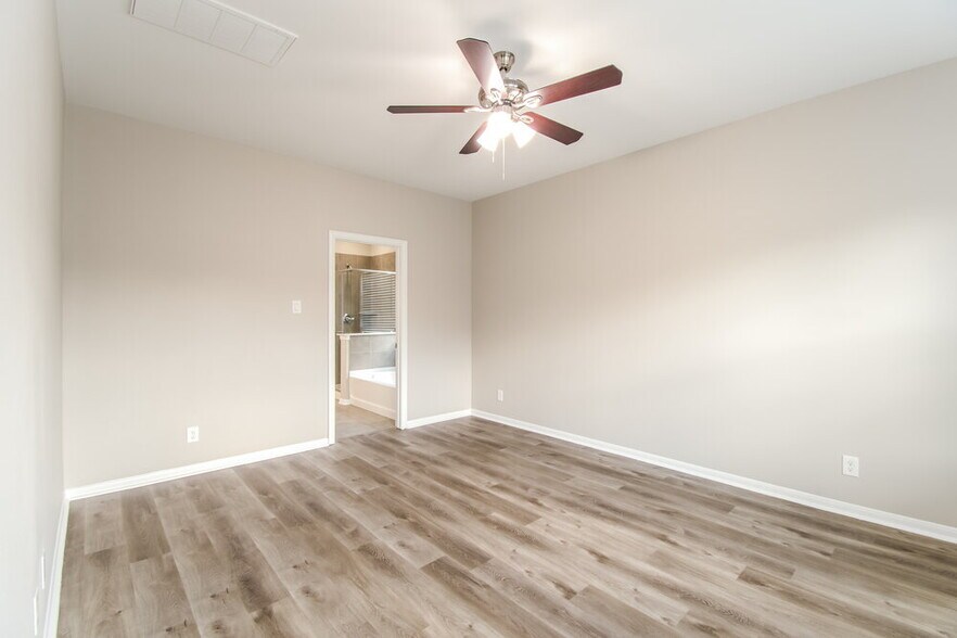 Building Photo - 323 Ginseng Ln