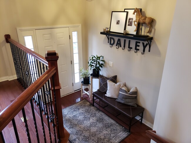 Building Photo - 1059 Bluffway Dr