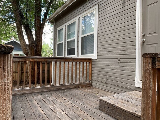 Building Photo - STUDENTS WELCOME! Single-Family Home Walking Distance to CSU!