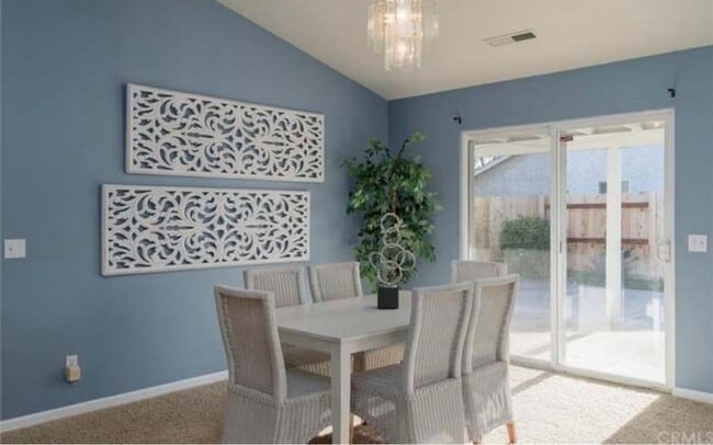 Building Photo - 3bd 2ba