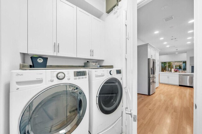 Building Photo - 23008 Clear Echo Dr