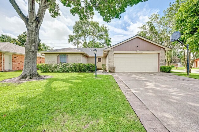 Primary Photo - 16355 Sierra Grande Dr