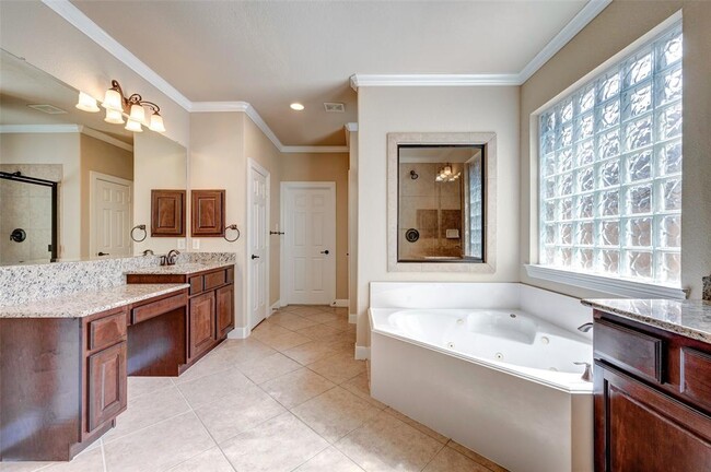 Building Photo - 10411 Winding Green Dr