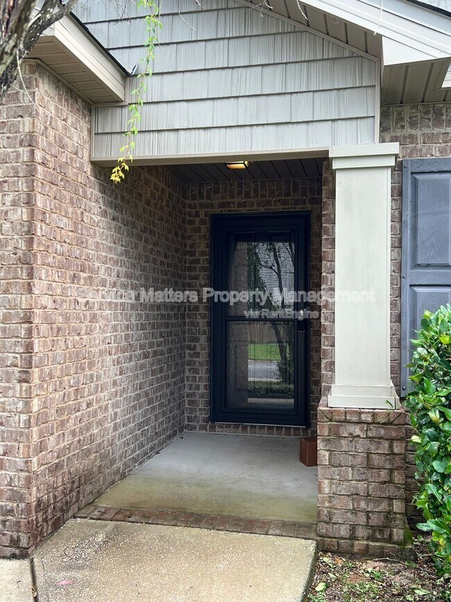 Building Photo - 4901 Spears St