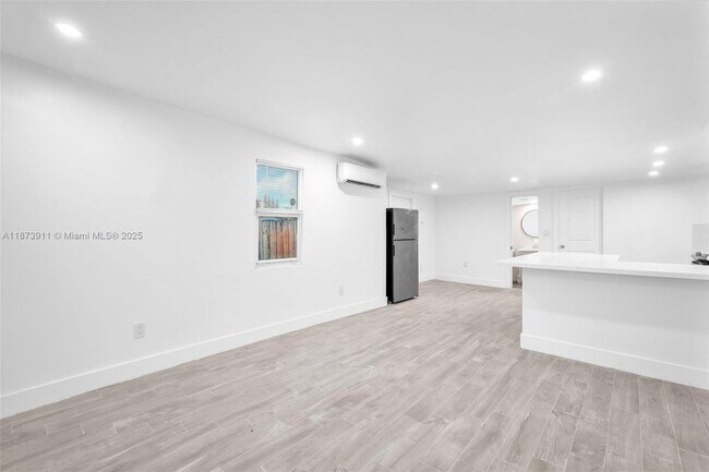 Building Photo - 2372 NW 34th St