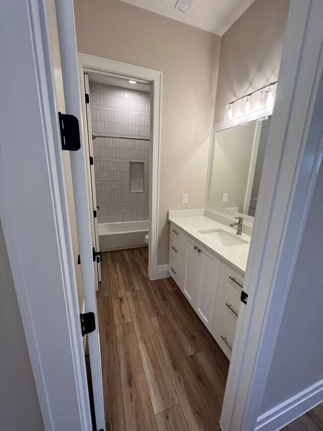 Building Photo - Beautiful 4 Bedroom, 4 Bathroom Home in The Dunes at Sand Hollow Resort