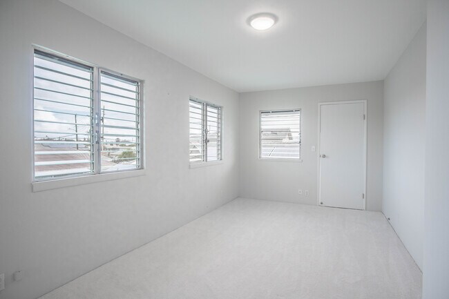 Building Photo - 518 Olomana St