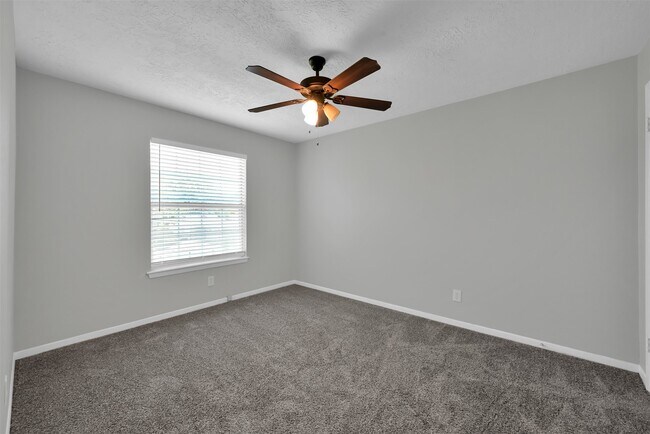 Building Photo - 23814 English Oak Dr