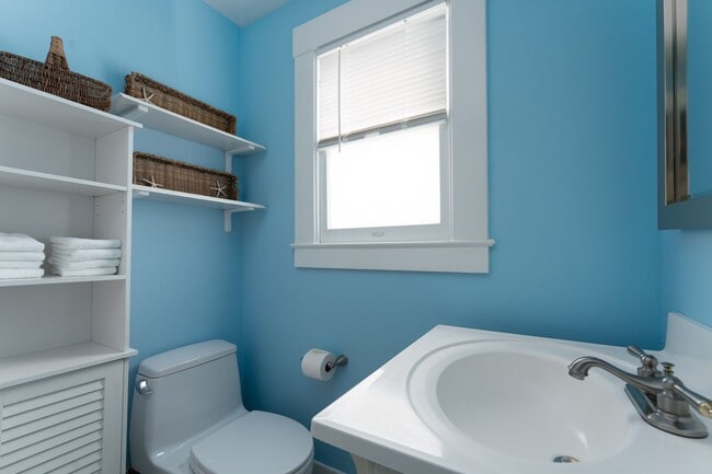 Building Photo - Lighthouse Haven - PGPM - CS - T/L