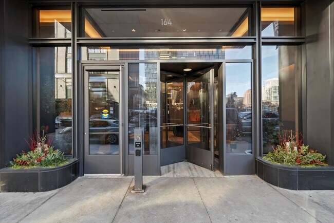 Building Photo - 164 N Peoria St