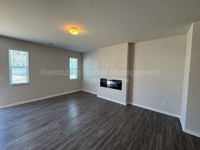 Building Photo - 4903 Hillstone Dr