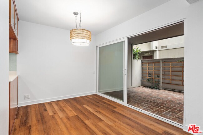 Building Photo - 2508 Arizona Ave