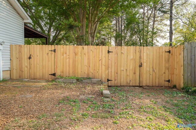 Building Photo - 912 Mountain Gap Rd SE