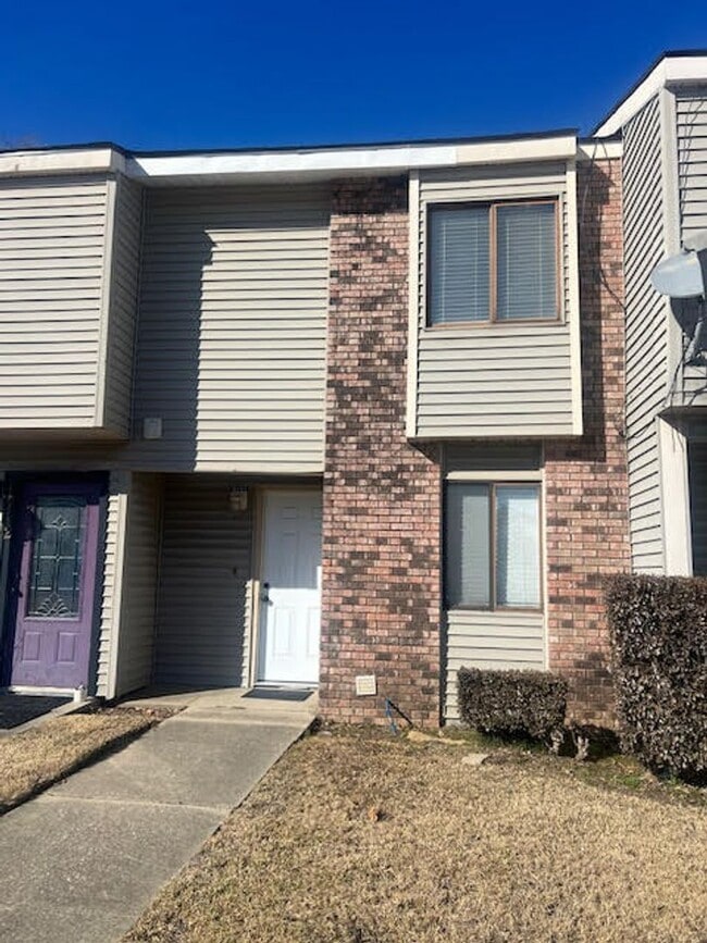 Building Photo - CHARMING CONDO READY FOR OCCUPANCY!