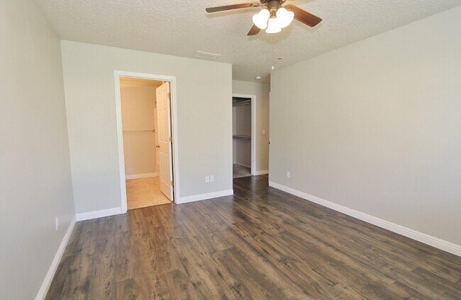 Building Photo - 705 Spruce Creek Dr