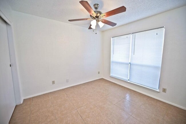 Building Photo - 1201 Westcott Dr