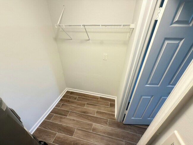 Building Photo - 1260 Sugarwood Cir