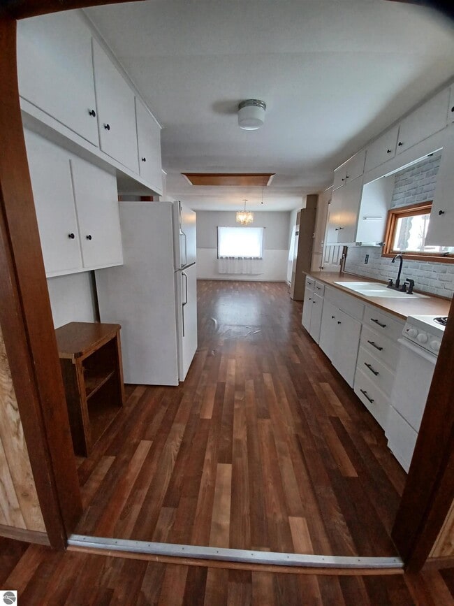 Building Photo - 2520 Oak St