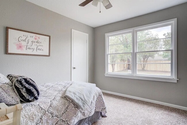 Building Photo - Charming 3-Bedroom Home
