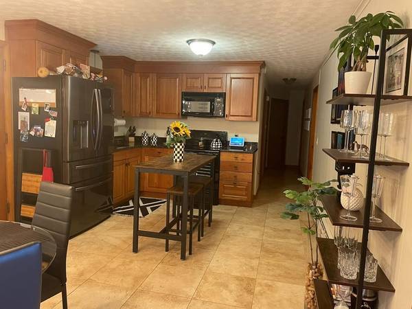 Building Photo - 40 Winneconnett Rd