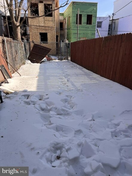 Building Photo - 2079 E Hagert St