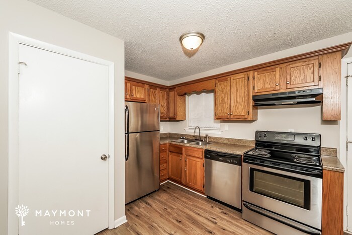Building Photo - 1013 Sandy Brook Cir