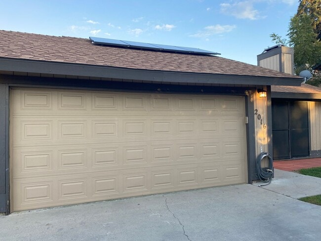 Building Photo - Cozy Home for rent in Visalia