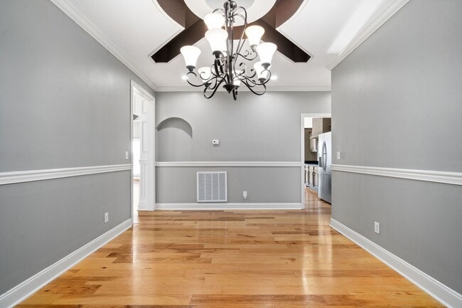 Building Photo - Pet Friendly on Exit 8!