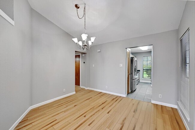 Building Photo - 1601 Faro Dr