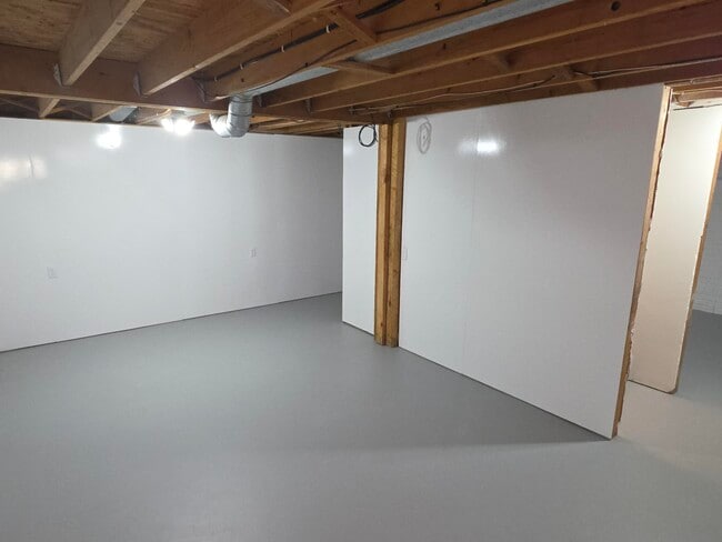 Building Photo - 539 East Ave