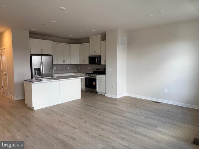 Building Photo - 115 Abramo Victor Dr