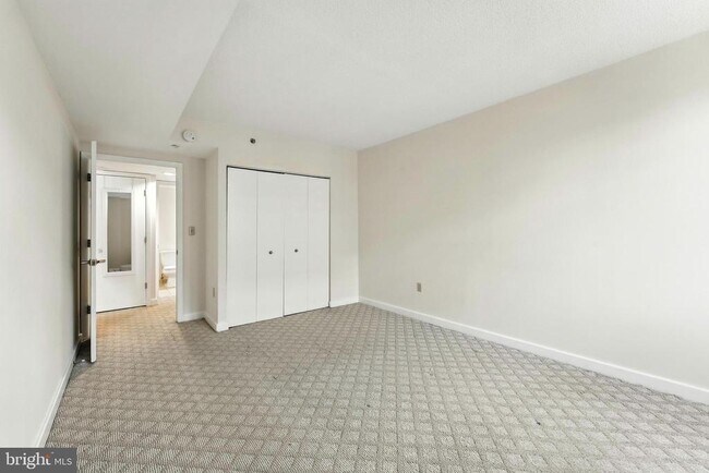 Building Photo - 1150 K St NW