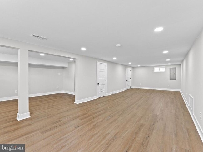 Building Photo - 116 2nd St