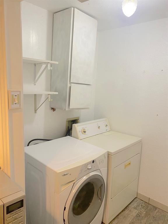 Building Photo - 803 N Hackberry St