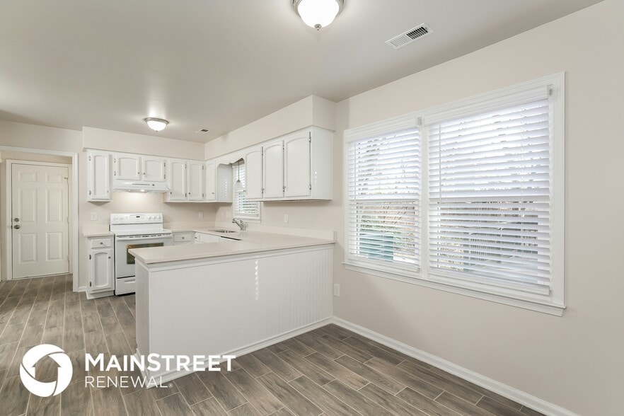 Building Photo - 6805 River Hills Dr