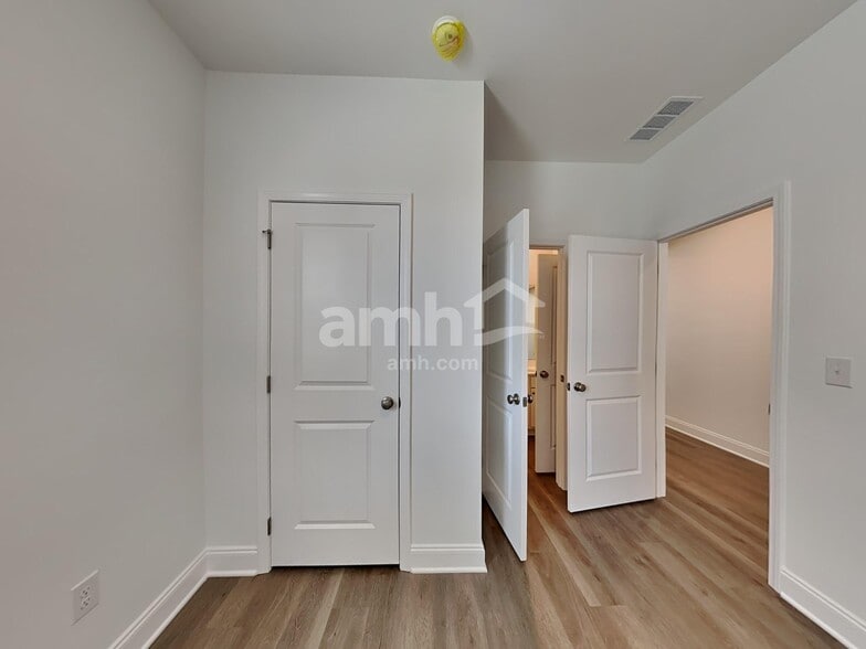 Building Photo - 228 Argea Dr