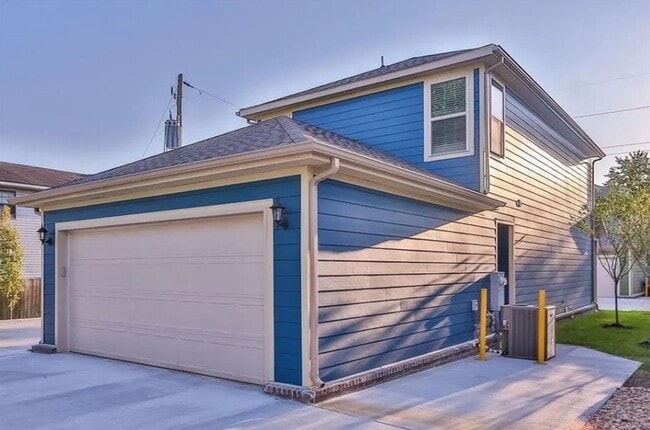Building Photo - Wish & Leverette Townhomes