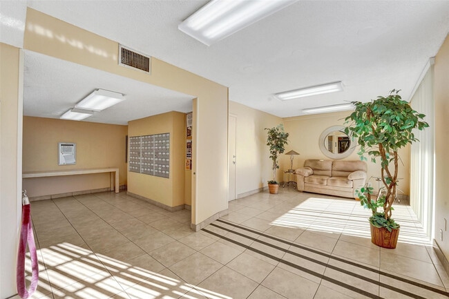 Building Photo - 8900 Washington St