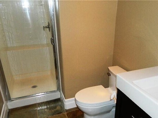 Building Photo - BEAUTIFUL MOUNTAIN VIEW 4BED/3BATH PLUS DE...