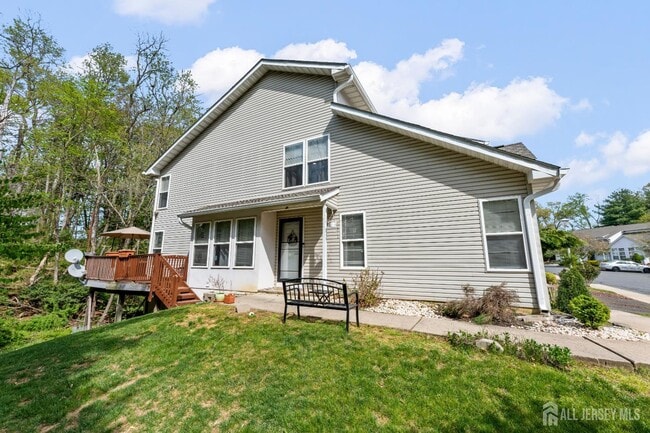 Building Photo - 17 Parkside Dr