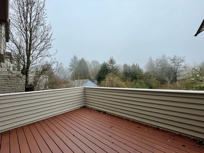 Building Photo - Gorgeous Townhouse in the Heart of Multnomah Village with Attached Garage, Outdoor Space