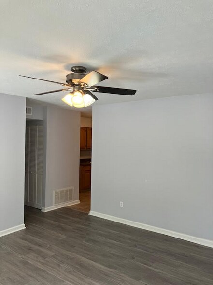 Building Photo - 11015 Lansford Dr