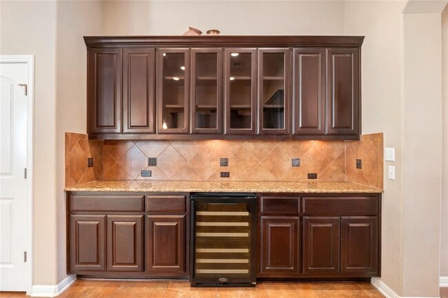 Building Photo - 12208 Fairway Cove